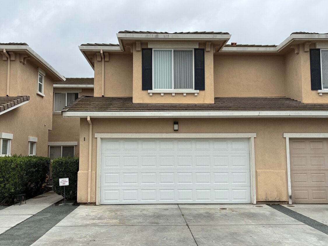 Primary Photo - 2901 Snyder Ave