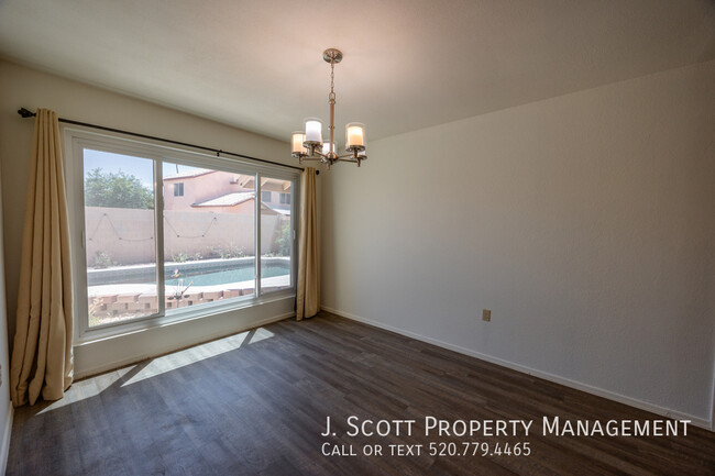 Building Photo - 1421 W Camino Ct