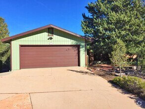 Building Photo - 656 Thunderbird Dr