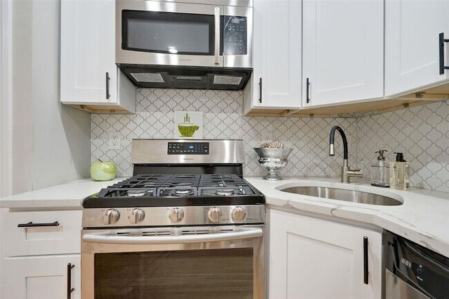 Foto del edificio - 346 Communipaw Ave