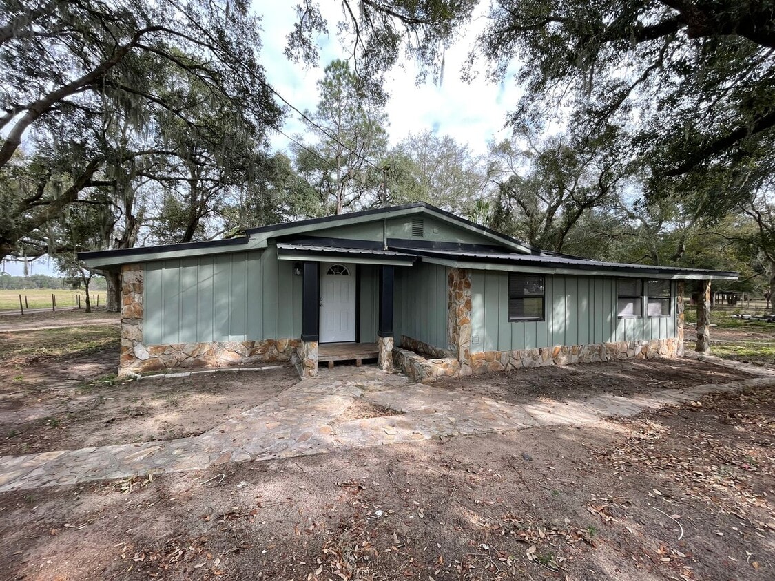 Primary Photo - 3 Bed 2 Bath Thonotosassa