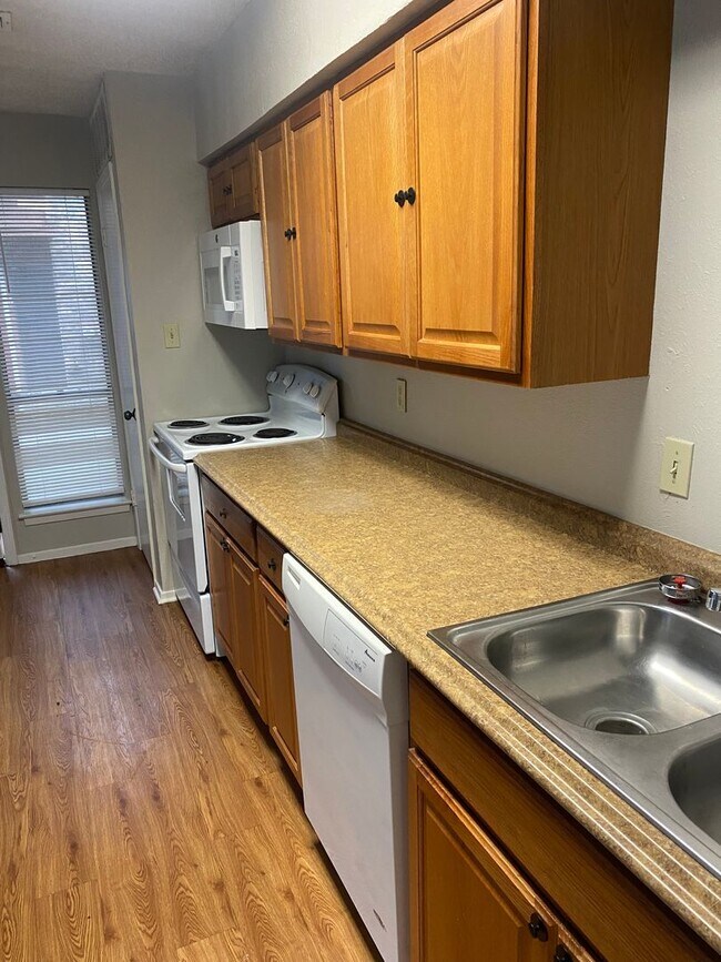 Foto del edificio - 513 S Bowen Rd