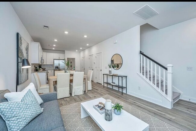 Building Photo - 1503 Twin Rivers Dr