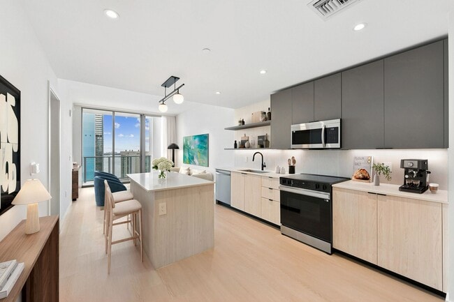 Building Photo - Neo Edgewater