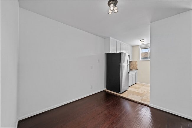 Building Photo - 5123 Del Monte Dr