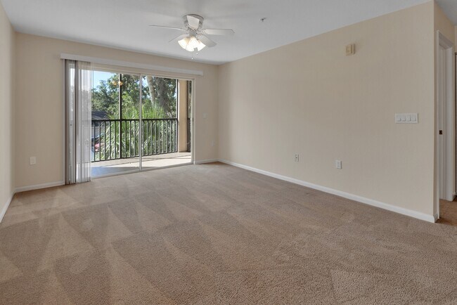 Building Photo - 940 Village Trl