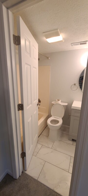 Building Photo - 2226 Kemper Ln