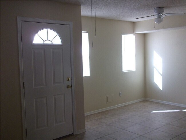 Foto del edificio - 11019 Splendor Ct