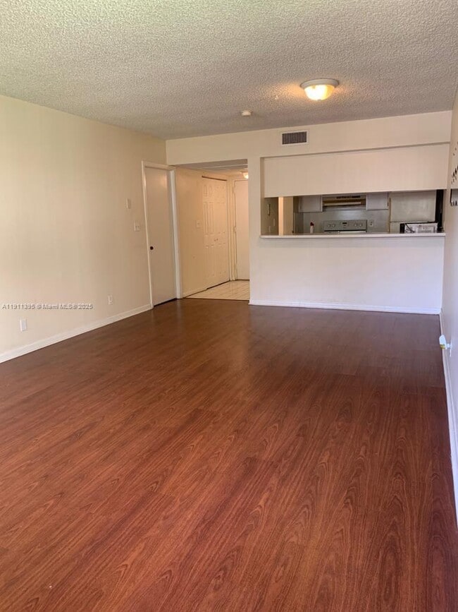 Building Photo - 8180 Geneva Ct