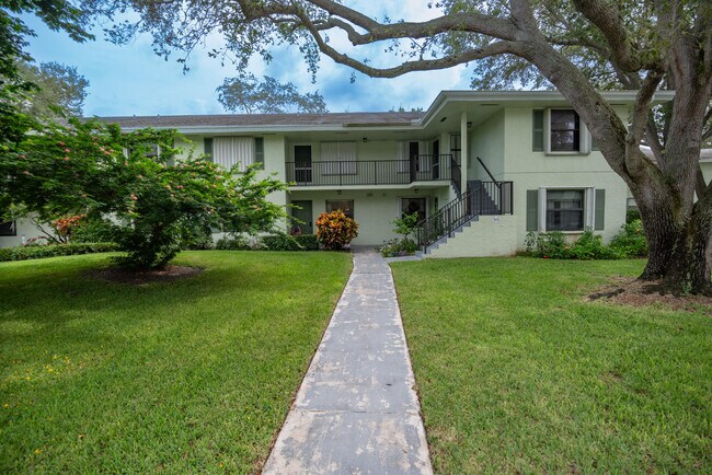 Building Photo - 501 Sabal Ridge Cir