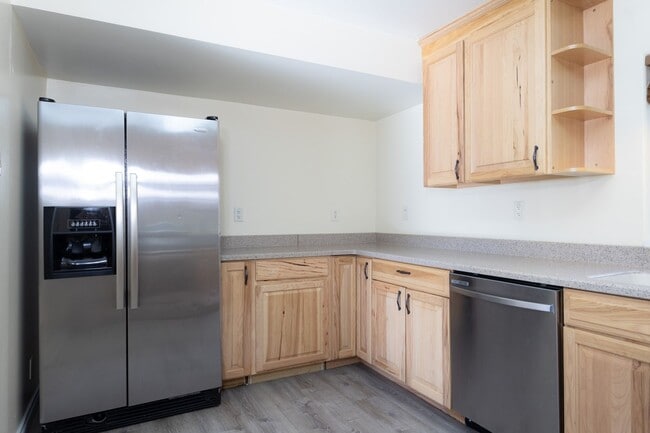 Building Photo - 2 Bedroom/ 1 Bath House