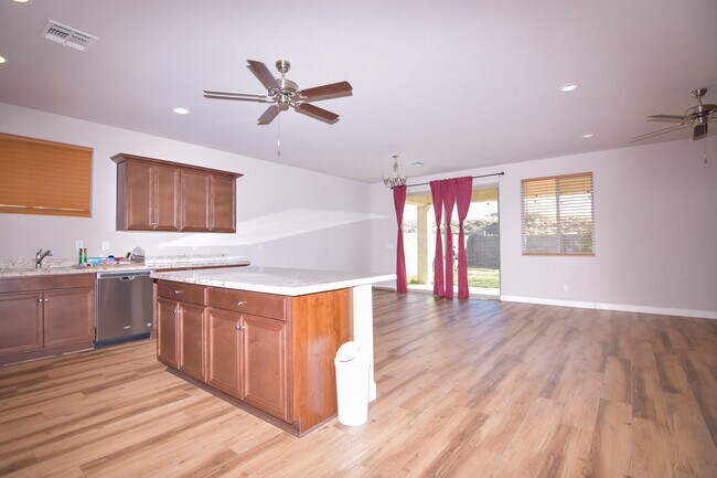 Foto del edificio - 343 Armitage Way