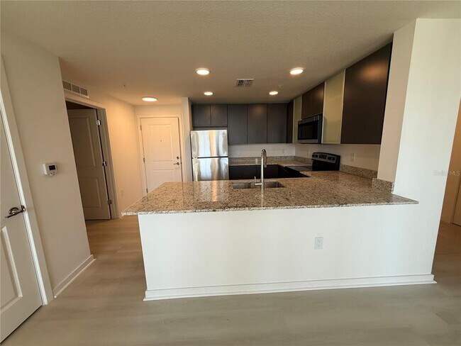 Foto del edificio - 5579 Millennia Park Dr
