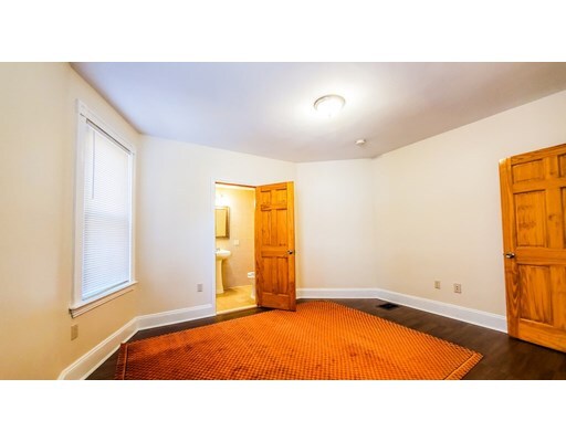 Building Photo - 7 Alcott St