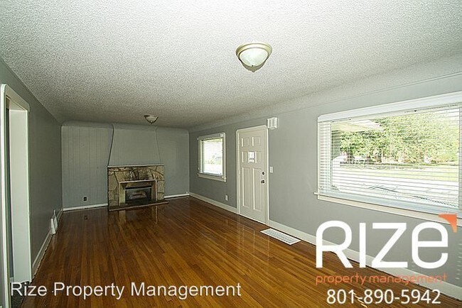 Building Photo - 5 br, 2 bath House - 7994 Allen St