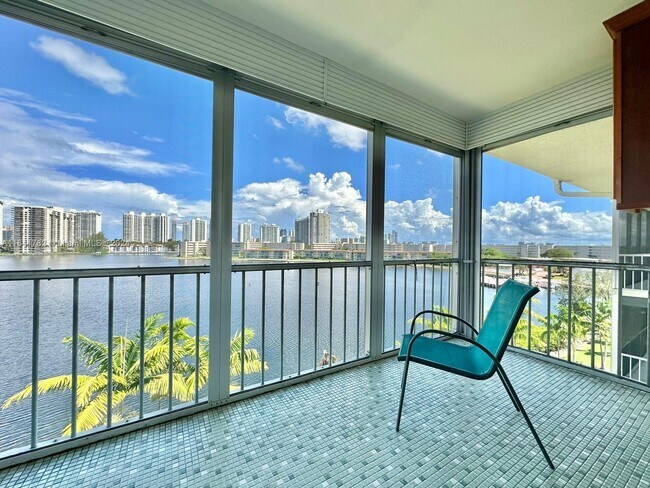 Foto del edificio - 2861 Leonard Dr