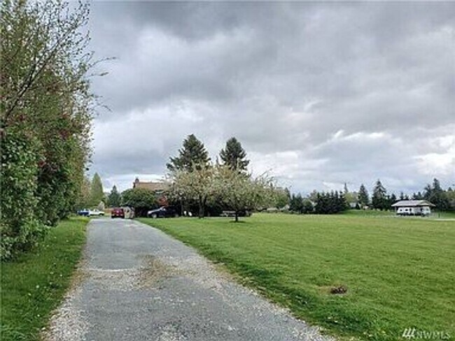 Foto del edificio - Large Burlington Home