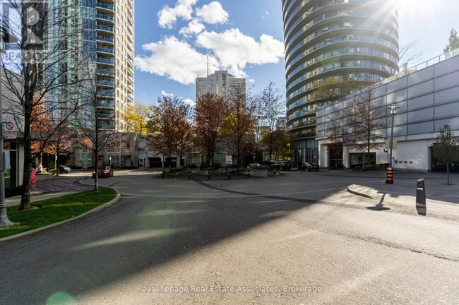 Building Photo - 90-2490 Absolute Ave