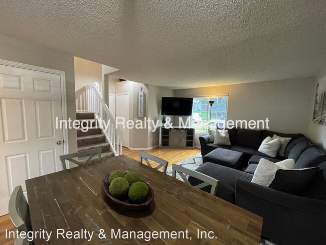 Building Photo - 2 br, 2.5 bath House - 834 Summer Dr