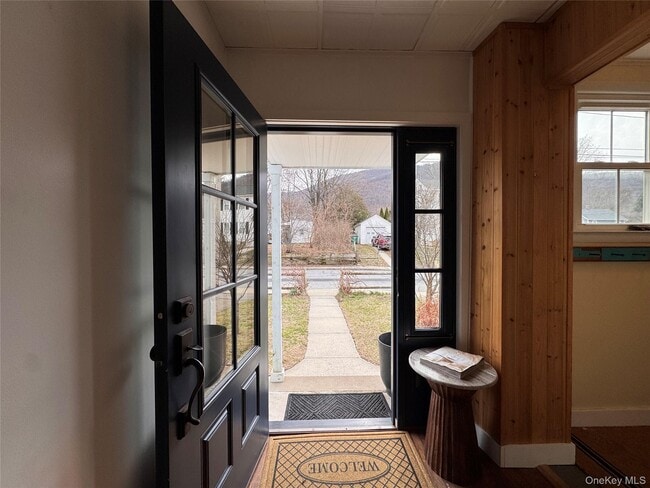 Building Photo - 69 Russell Ave