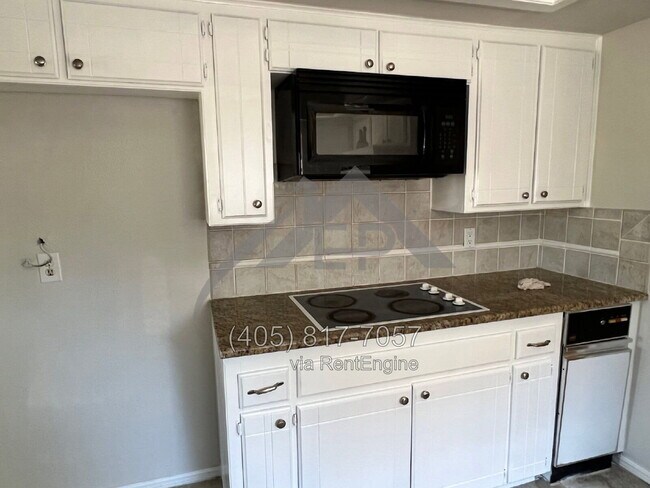 Building Photo - 10832 Admiral Dr