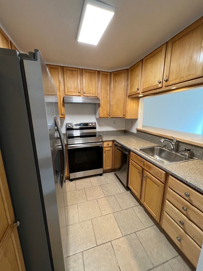 Kitchen - 100 Marin Center Dr