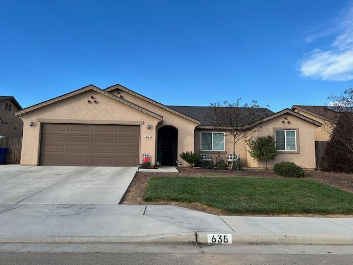 635 Ashley Ave, Dinuba, CA 93618 House Rental in Dinuba, CA