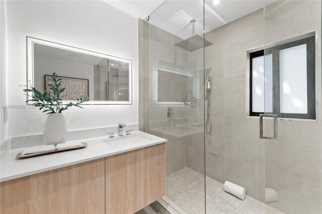 Foto del edificio - 8246 NE 2nd Ct