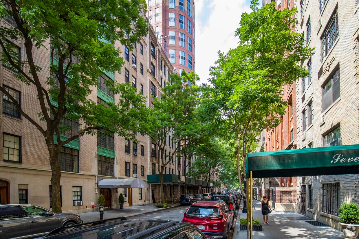 The Musician's Building 50 W 67th St New York, NY
