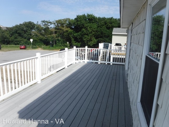 Building Photo - 4409 Ocean View Ave