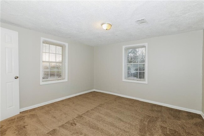 Building Photo - 335 Mount Zion Rd