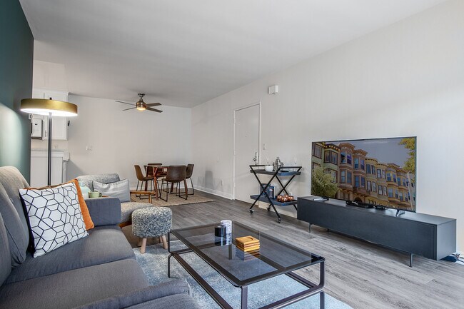Foto del edificio - Villa Elizabeth, 7513 Fountain Ave