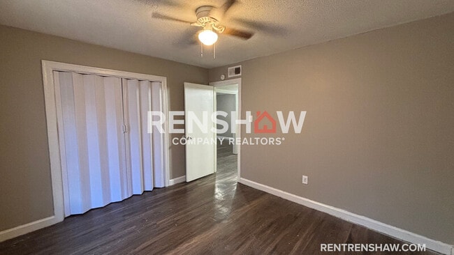 Building Photo - 3247 13 Colony Mall