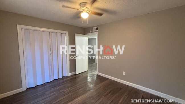 Foto del edificio - 3247 13 Colony Mall