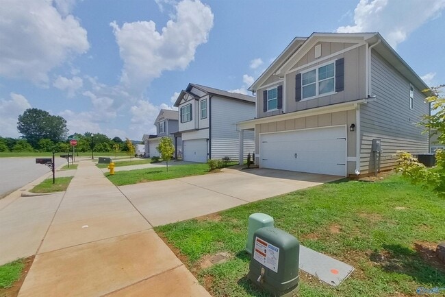 Building Photo - 6405 Upchurch Dr