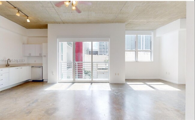 Foto del edificio - 133 NE 2nd Ave