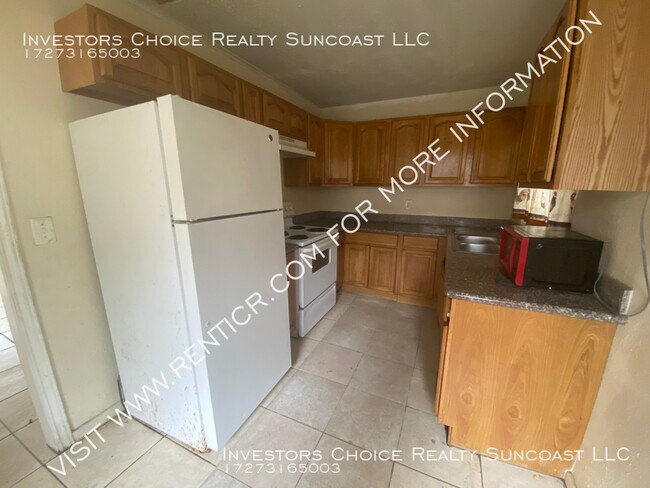 Building Photo - 2525 21st St S