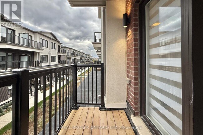 Building Photo - 45 Matawin Ln