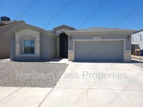 Building Photo - 2869 Tierra Garden Dr