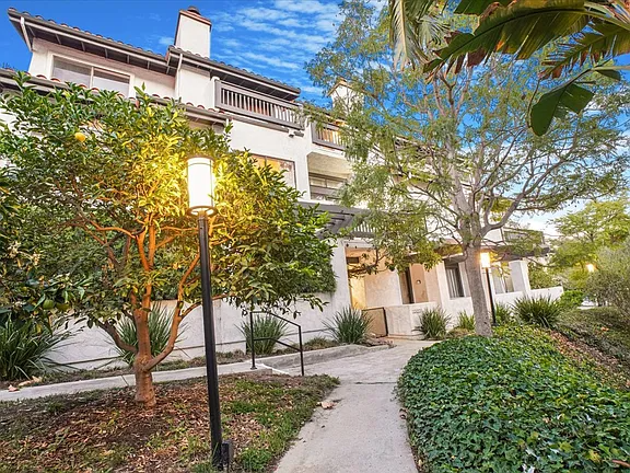 Primary Photo - 1575 Palisades Dr