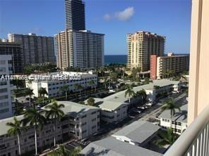 Foto del edificio - 3161 S Ocean Dr