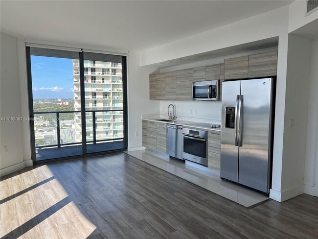Foto del edificio - 121 NE 34th St