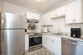 Building Photo - ReNew on Blues Apartments & Townhomes