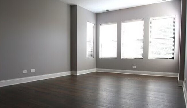 Foto del edificio - 1120 W Addison St