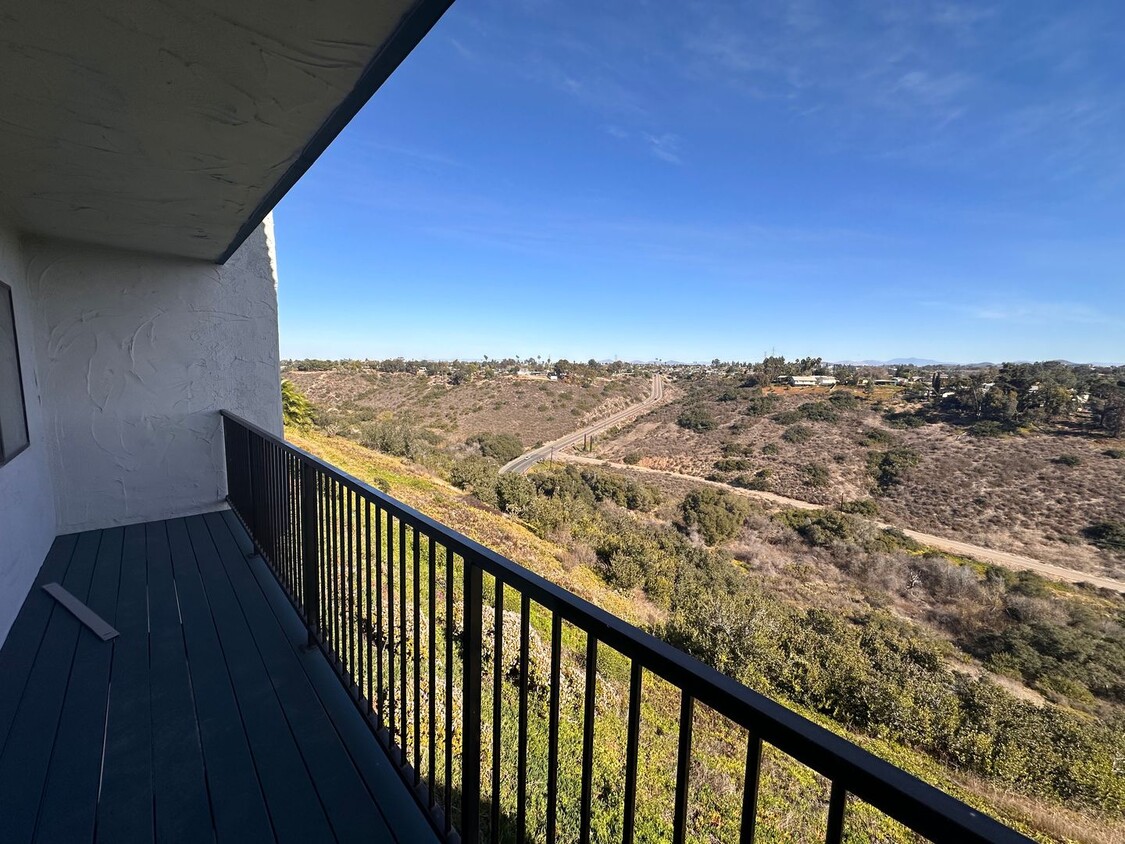 Foto principal - Clairemont Condo with VIEWS 2bd/1.5bth