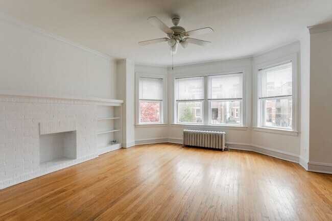 Foto del edificio - Albany Park - 2 Bed / 1 Bath - Heat Included