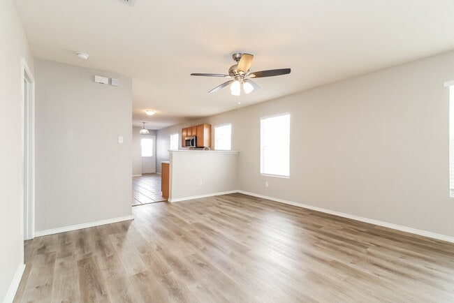 Building Photo - 4524 Waterford Dr
