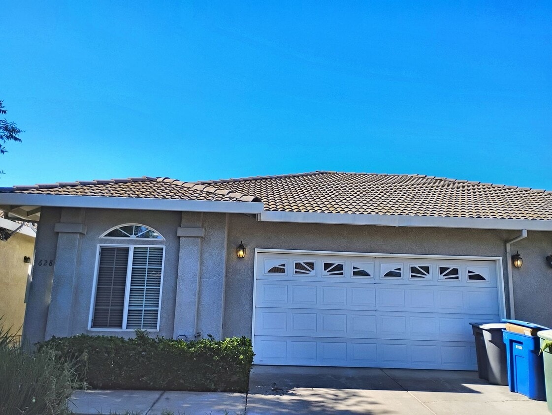 Photo - 3-Bedroom, 2-Bath Single-Story Home for Rent — 628 Gateway Dr, Merced