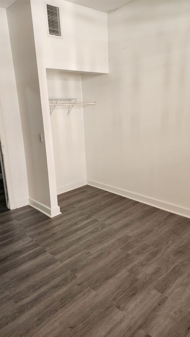 Foto del edificio - Downtown Arcadia STUDIO UNITS Pink Building