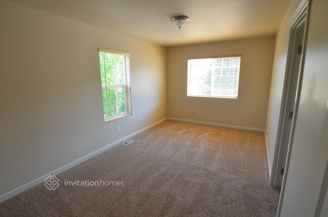 Foto del edificio - 36304 SE Forest St